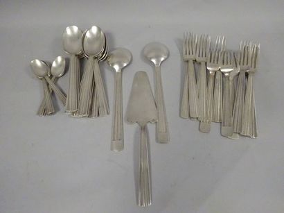 CHRISTOFLE
Partie de ménagère en métal argenté,...