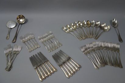Lot de couverts dépareillés (modèles uniplat...