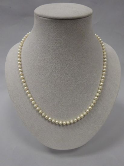 

Collier de perles de culture blanches en...