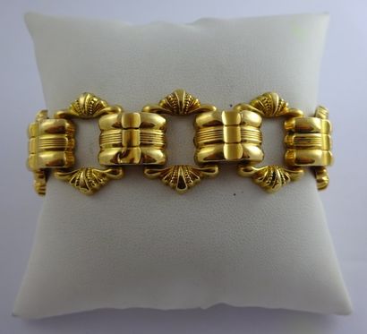 Bracelet en or jaune (750) creux à maillons...
