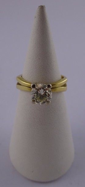 

Bague solitaire en ors jaune et gris (750)...