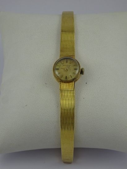 MOVADO
Montre bracelet de dame. 

Boîtier...