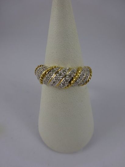 Bague en ors jaune et gris (750) à motif...