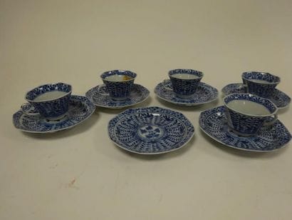 CHINE


Ensemble de cinq petites tasses octogonales...