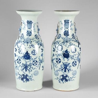 CHINE


Paire de vases en porcelaine à décor...