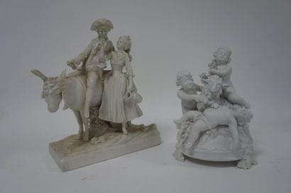 Lot de deux biscuits en porcelaine : 

-...