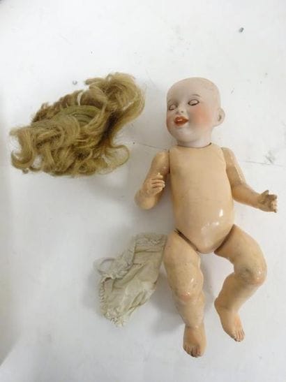 SFBJ


Bébé.

Tête en porcelaine marquée...