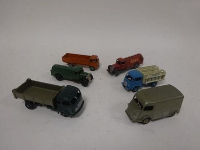 Collection de 6 Dinky Toys : 

- 25 o : Camion...