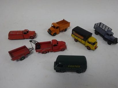 Collection de 7 Dinky Toys : 

- 25jj : camion-bâche...
