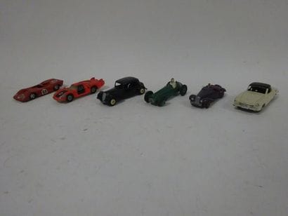 Lot de 6 Dinky Toys :

- 24 H : Mercedes...