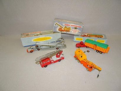 Lot de 4 Dinky Supertoys France au Angleterre,...