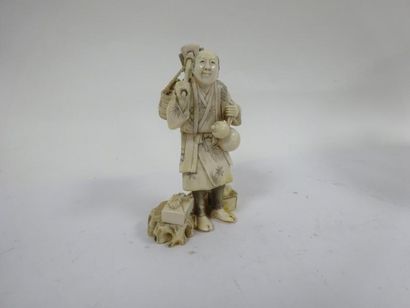 JAPON


Jardinier.

Okimono en ivoire d'éléphant...