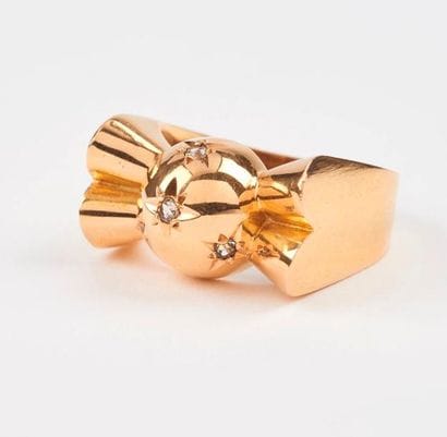 Bague noeud en or jaune (750) ponctuée de...