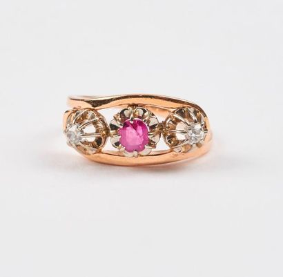 Bague en ors jaune et gris (750) centrée...