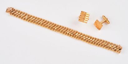 Bracelet gourmette en or jaune (750). 

Fermoir...