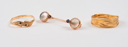 Lot comprenant une broche barrette en or...