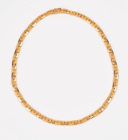 Collier en or jaune (750) à maille souple...