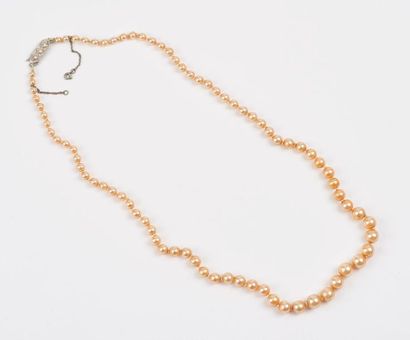 Collier de perles de fantaisie en chute....