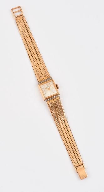 EVIANA


Montre bracelet de dame en or jaune...