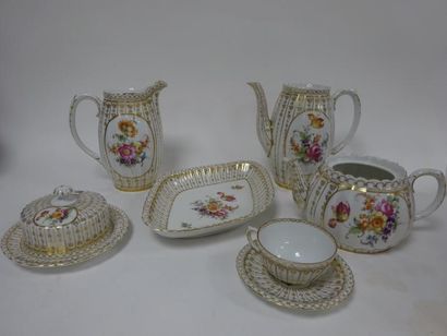 WÜRTHENBERG 


Partie de service en porcelaine...