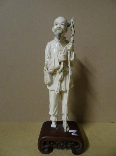 Homme au bâton

Statuette en ivoire d'éléphant...