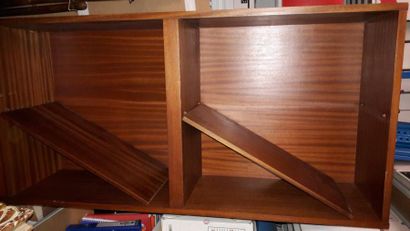 Etagère en aggloméré plaqué de bois exot...