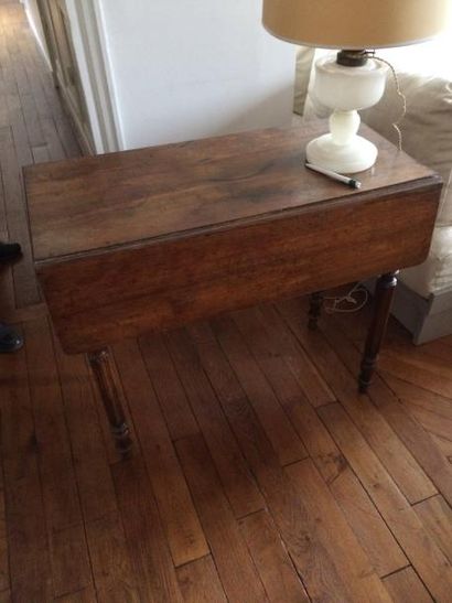 Table rectangulaire en bois naturel à deux...