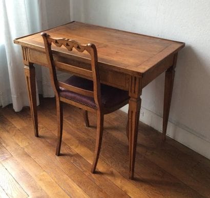 Table rectangulaire en bois naturel, plateau...