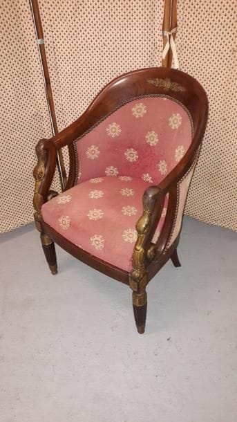 Paire de fauteuils en gondole en placage...