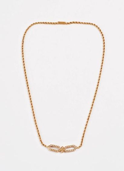Collier en or jaune (750) à maille torsadée...