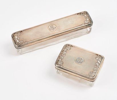 AUCOC AINE

Deux éléments de garniture de...