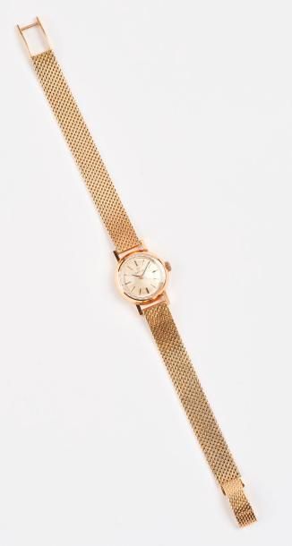 OMEGA


Montre bracelet de femme en or jaune...