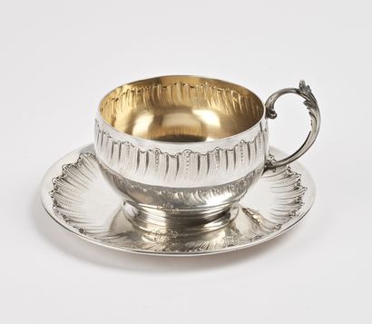 Tasse et sous-tasse en argent (950) et intérieur...