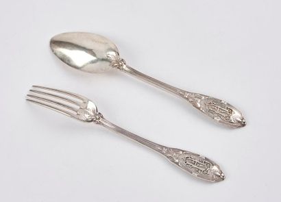 Neuf couverts à entremets en argent (950)...
