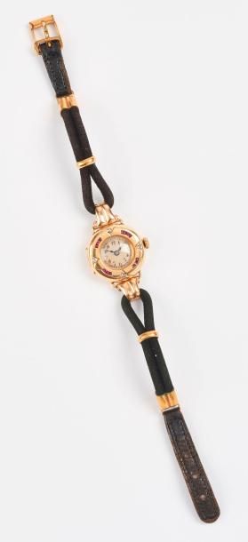 Montre bracelet de dame en or jaune (750)....