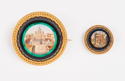 Broche ronde en or jaune (750) à décor d'une...