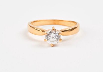 Bague solitaire en or jaune (750) ornée d'une...