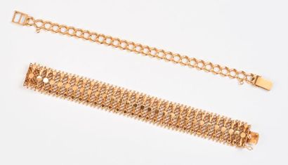 Bracelet ruban résille d'or jaune (750) orné...