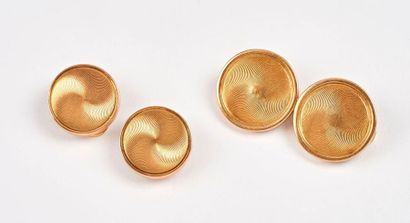 Demi-parure comprenant une broche et une...