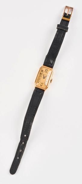 NOVI


Montre bracelet de dame.

Boitier...