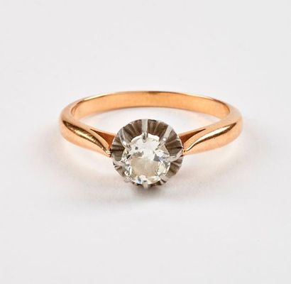 Bague solitaire en or jaune (750) et platine...