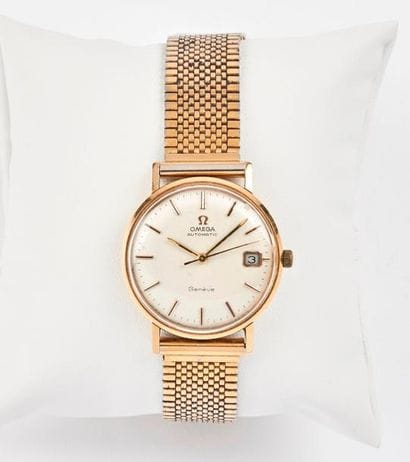 OMEGA


Montre bracelet d'homme.

Boîtier...