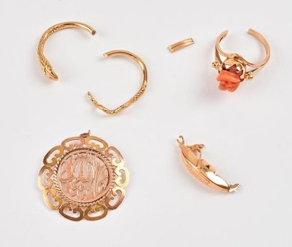 Débris de bijoux en or (750).

Poids brut...