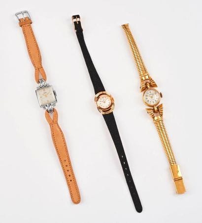 Lot de trois montres bracelet de dame en...