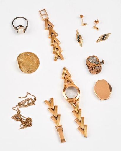 Lot de débris de bijoux en or jaune (750)....
