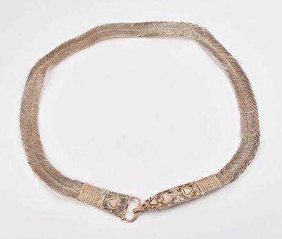 Ceinture de mariage filins d'argent (800).

Fermoir...
