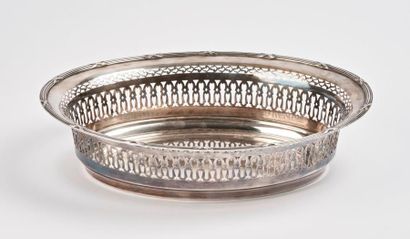 Corbeille ovale en argent (950) à décor de...