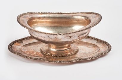 Saucière à dormant polylobé en argent (950),...