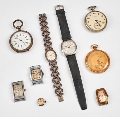 Ensemble de boîtiers de montres bracelets...