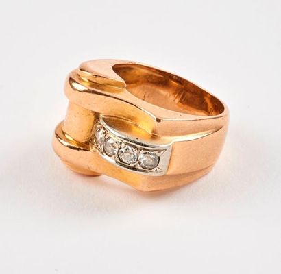 Bague chevalière en ors jaune et gris (750)...